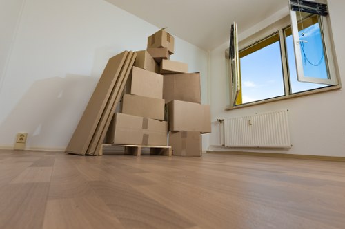 Reliable Brompton movers managing a well-organized moving day